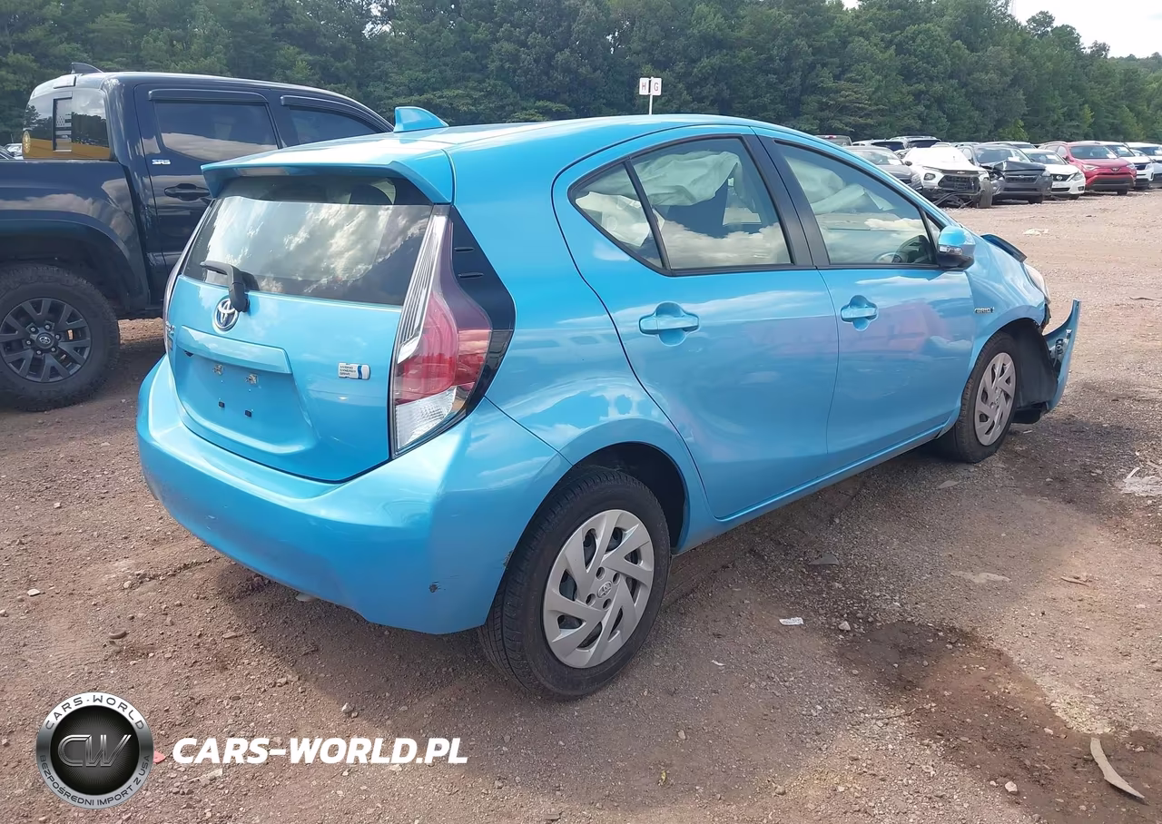 2016 Toyota Prius C One VIN:JTDKDTB39G1126254 - 4
