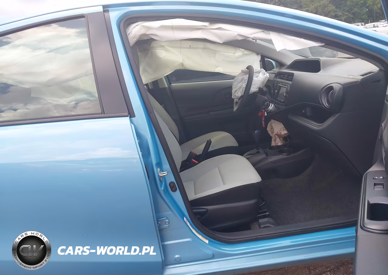 2016 Toyota Prius C One VIN:JTDKDTB39G1126254 - 5