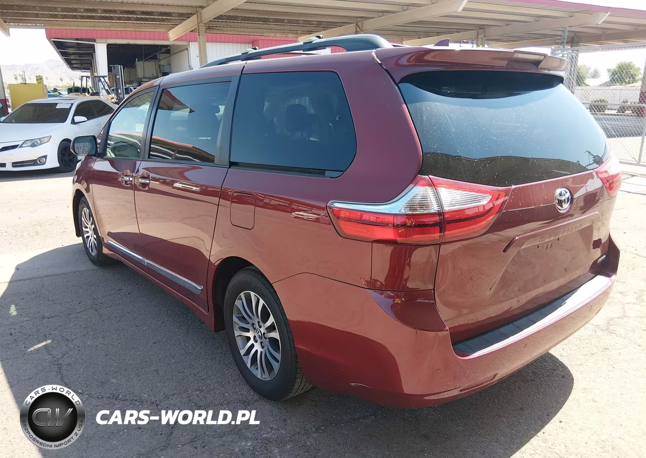 TOYOTA SIENNA XLE VIN:5TDYZ3DC3JS917978 - 3