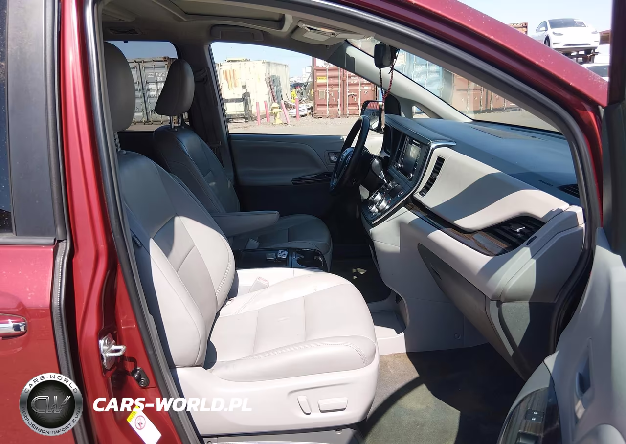 TOYOTA SIENNA XLE VIN:5TDYZ3DC3JS917978 - 5