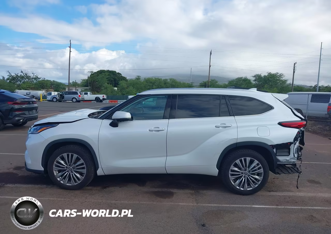2022 Toyota Highlander Platinum VIN:5TDFZRAH8NS136888 - 15