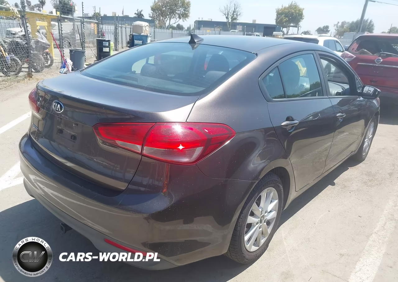 2017 Kia Forte Lx VIN:3KPFL4A75HE009008 - 4