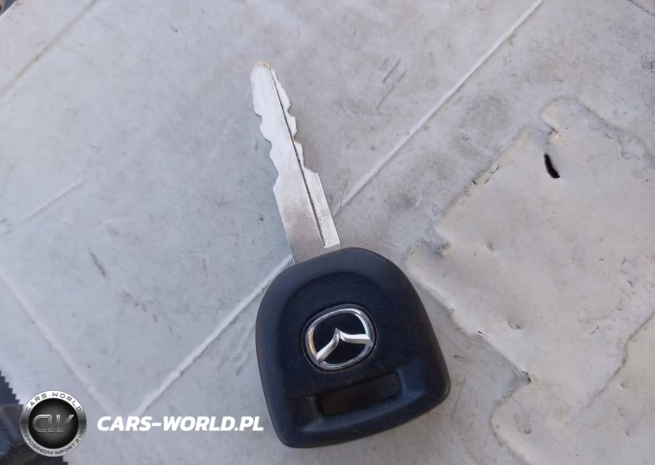 MAZDA MAZDA3 VIN:JM1BK12F581100577 - 11