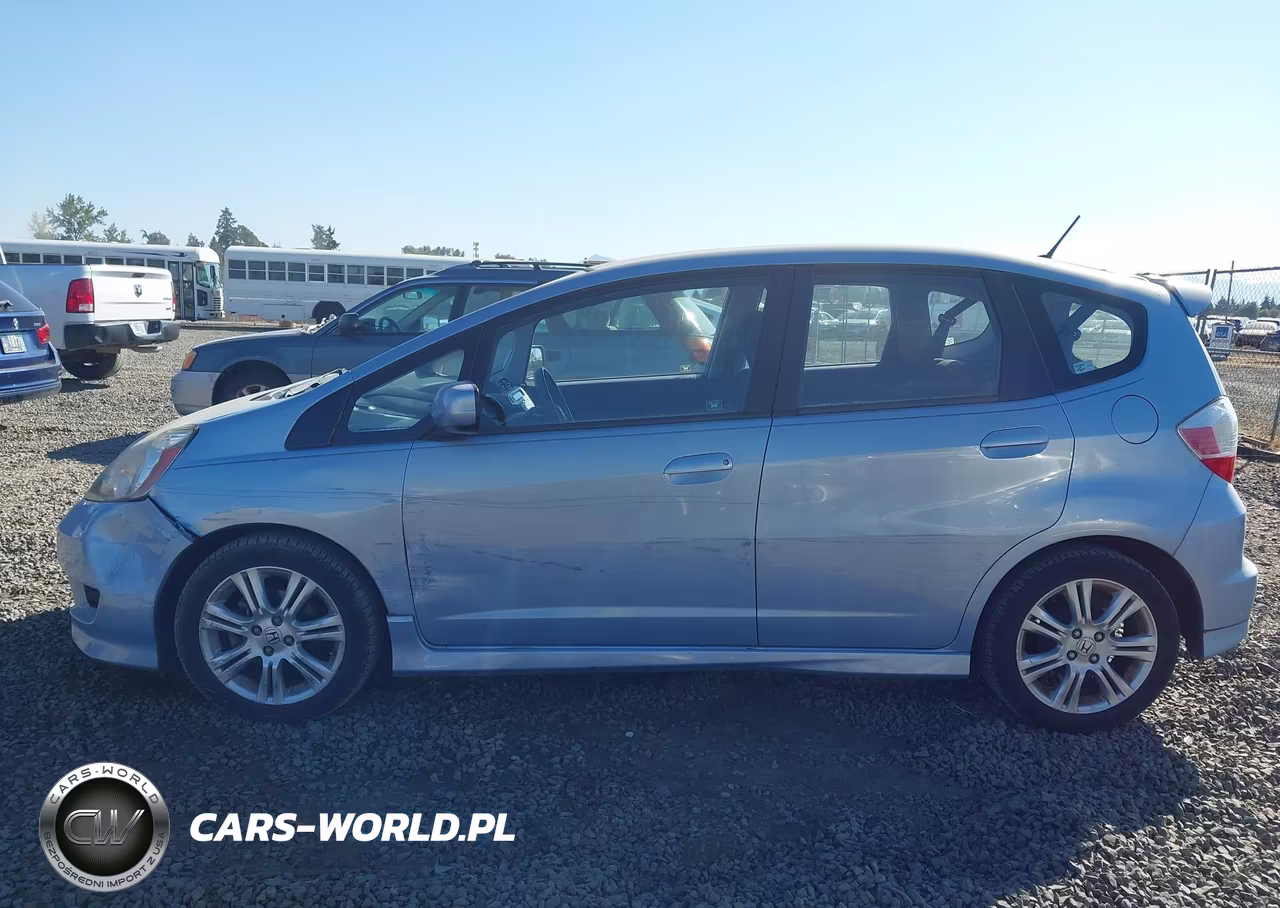 2010 Honda Fit Sport VIN:JHMGE8H44AC000863 - 14