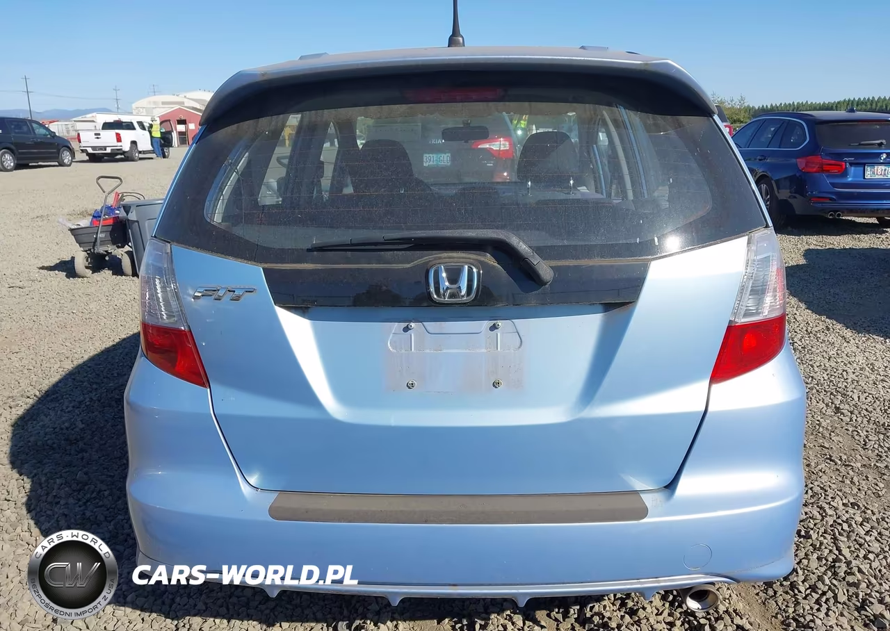 2010 Honda Fit Sport VIN:JHMGE8H44AC000863 - 16