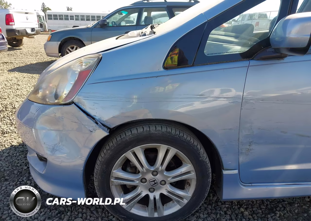 2010 Honda Fit Sport VIN:JHMGE8H44AC000863 - 17