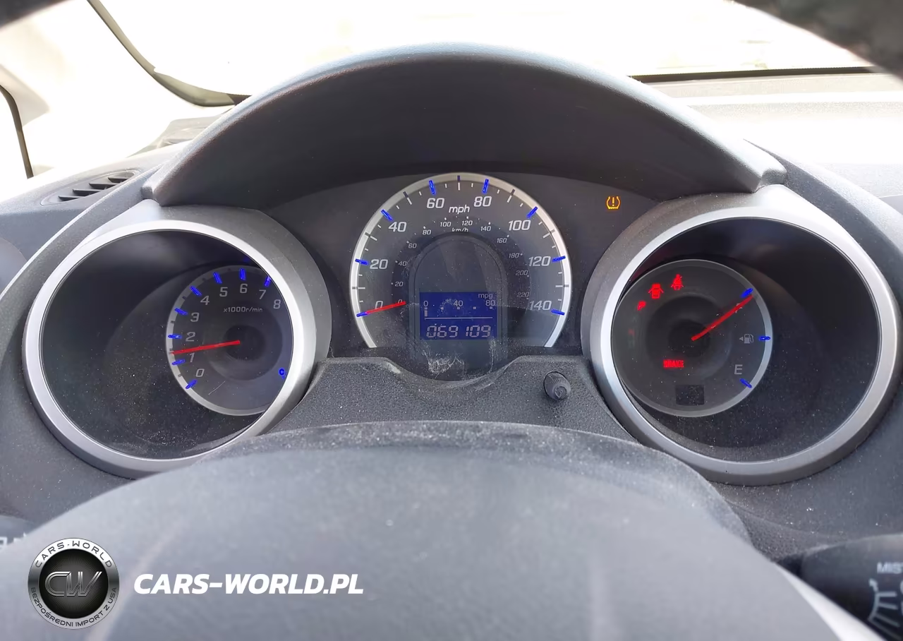 2010 Honda Fit Sport VIN:JHMGE8H44AC000863 - 7