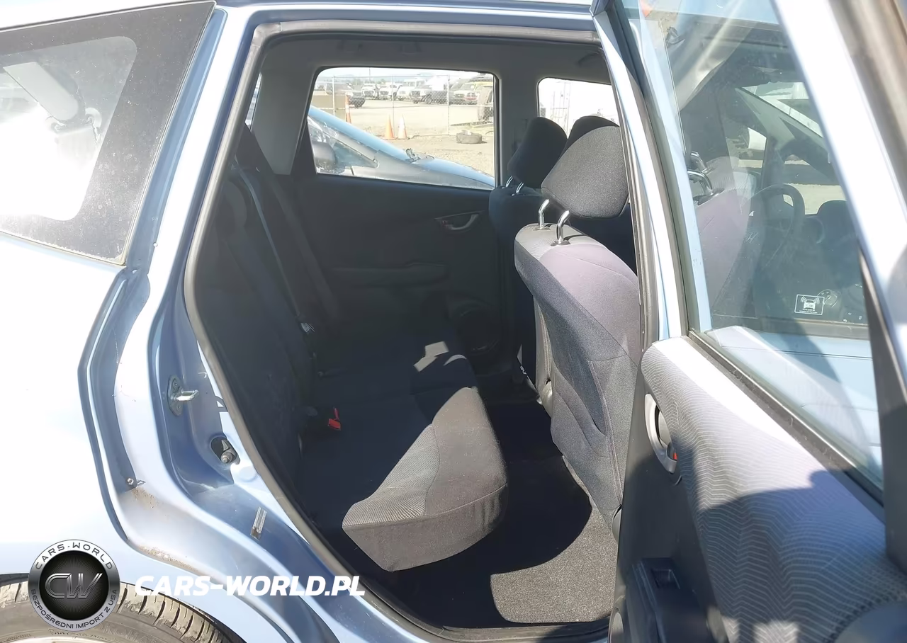 2010 Honda Fit Sport VIN:JHMGE8H44AC000863 - 8