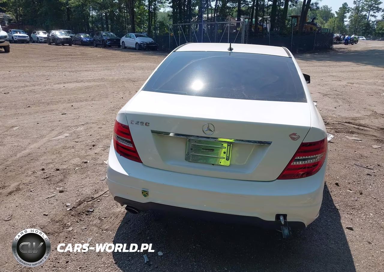 2013 Mercedes-Benz C 250 Sport VIN:WDDGF4HB0DA858648 - 16