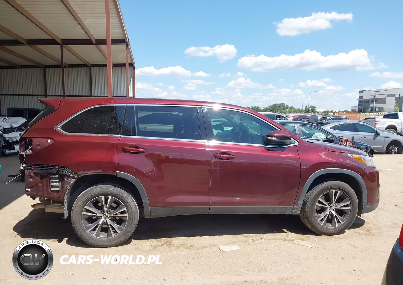 2019 Toyota Highlander Le VIN:5TDZARFH2KS059959 - 13