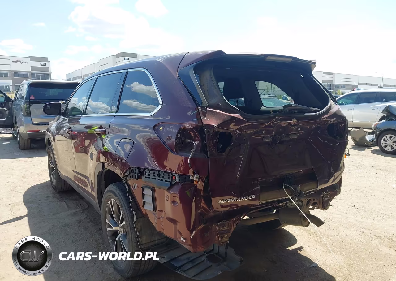 2019 Toyota Highlander Le VIN:5TDZARFH2KS059959 - 3