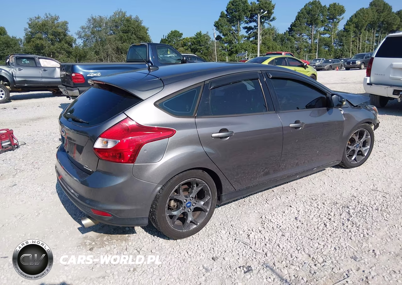 2014 Ford Focus Se VIN:1FADP3K26EL414893 - 4