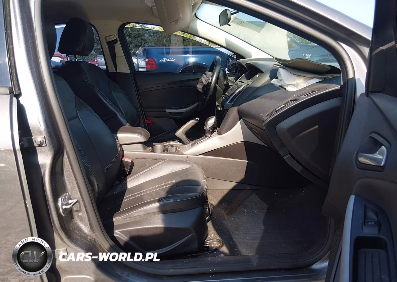 2014 Ford Focus Se VIN:1FADP3K26EL414893 - 5