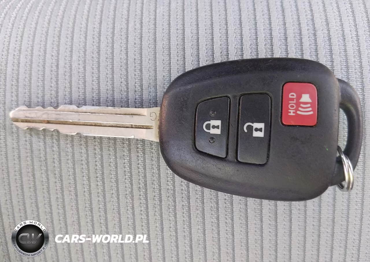 2014 Toyota Prius C Two VIN:JTDKDTB34E1082290 - 11