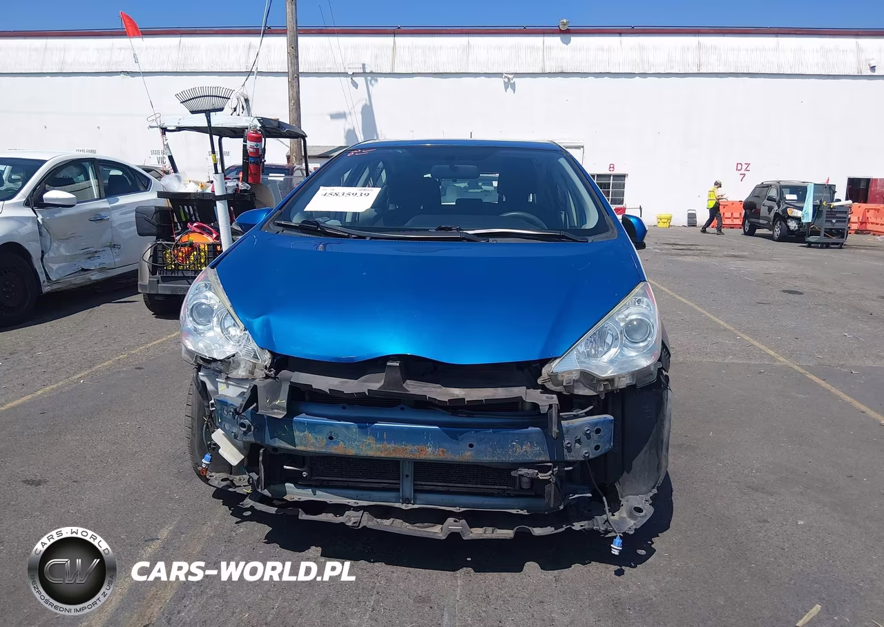 2014 Toyota Prius C Two VIN:JTDKDTB34E1082290 - 13