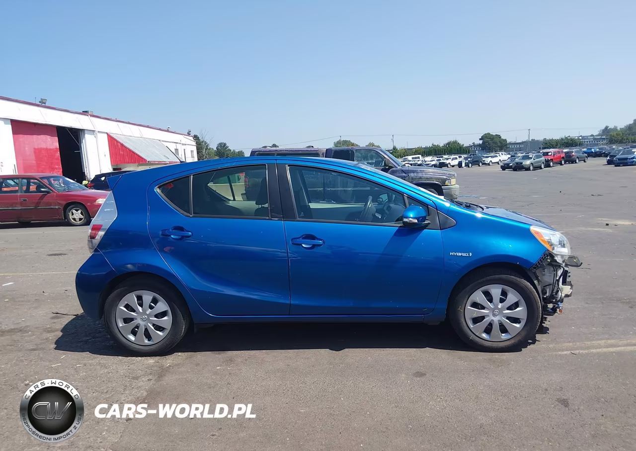 2014 Toyota Prius C Two VIN:JTDKDTB34E1082290 - 14