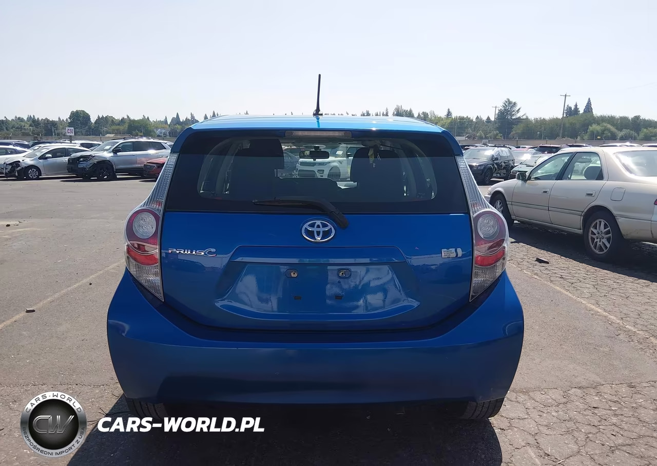 2014 Toyota Prius C Two VIN:JTDKDTB34E1082290 - 17