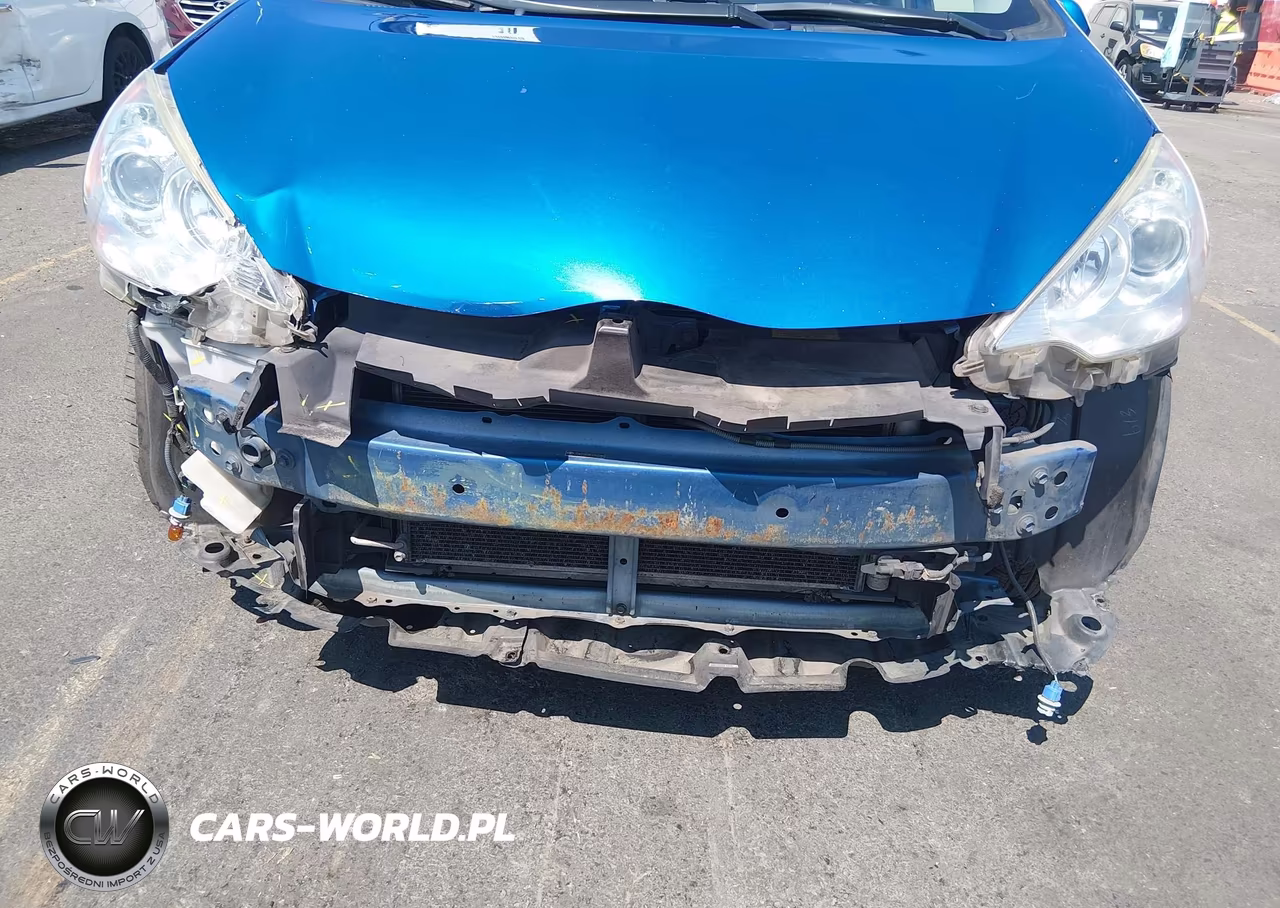 2014 Toyota Prius C Two VIN:JTDKDTB34E1082290 - 6