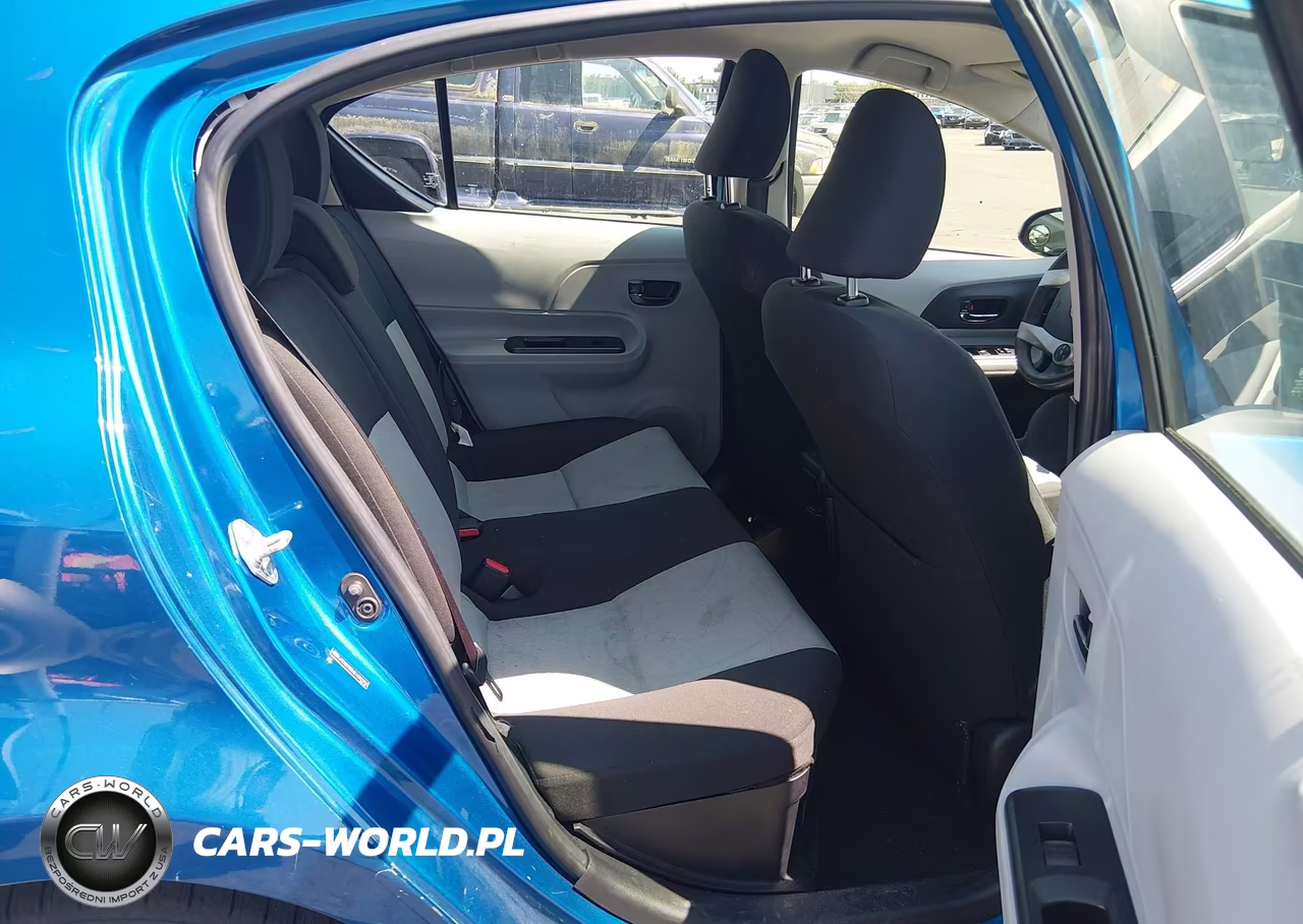 2014 Toyota Prius C Two VIN:JTDKDTB34E1082290 - 8