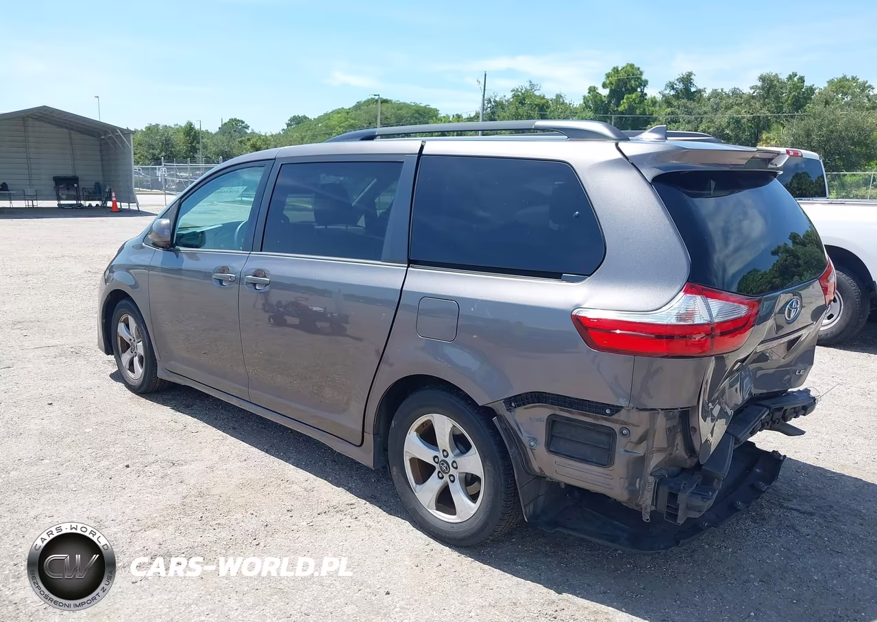 2018 Toyota Sienna Le 8 Passenger VIN:5TDKZ3DC9JS919580 - 3