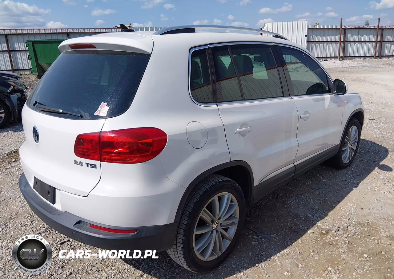 2013 Volkswagen Tiguan Se VIN:WVGAV7AX5DW543952 - 4