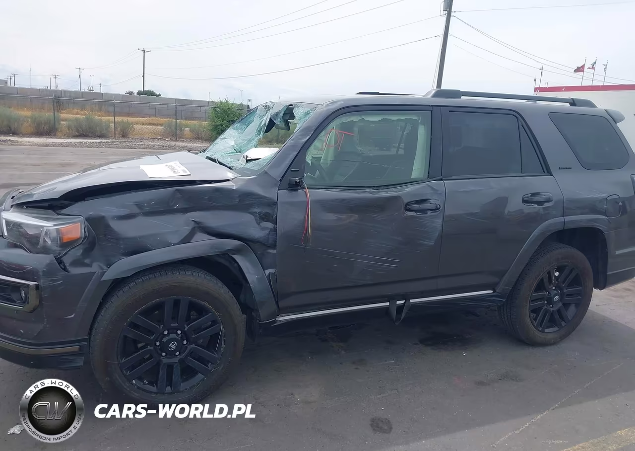 2021 Toyota 4Runner Nightshade Special Edition VIN:JTEJU5JR5M5945209 - 13