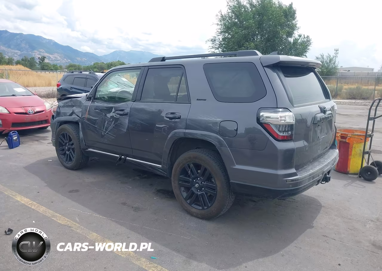 2021 Toyota 4Runner Nightshade Special Edition VIN:JTEJU5JR5M5945209 - 3