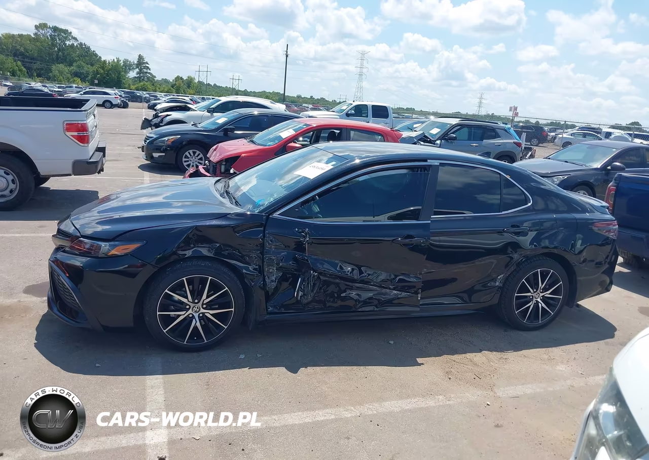 TOYOTA CAMRY SE N VIN:4T1G11AK8RU220781 - 15