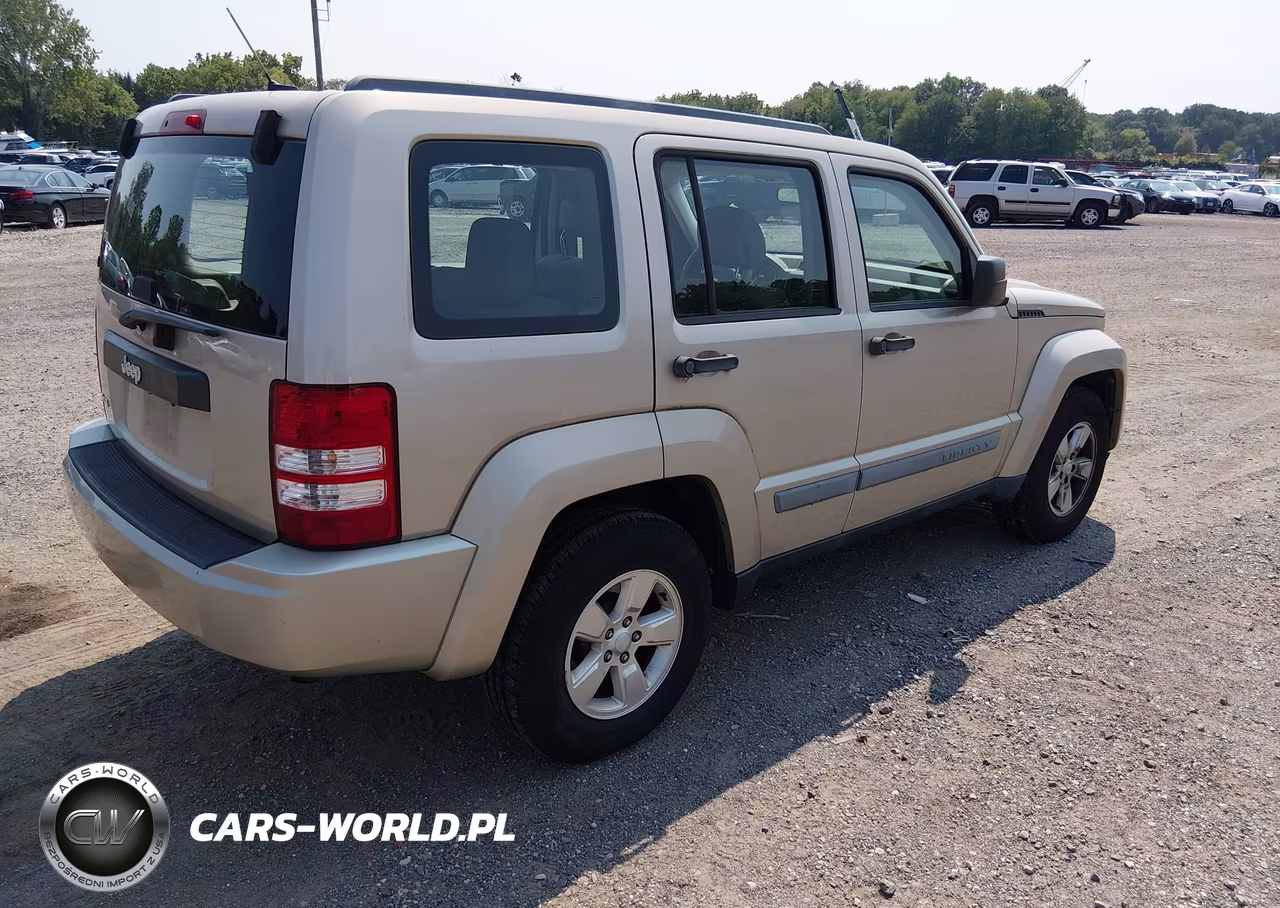 2010 Jeep Liberty Sport VIN:1J4PN2GK8AW135822 - 4