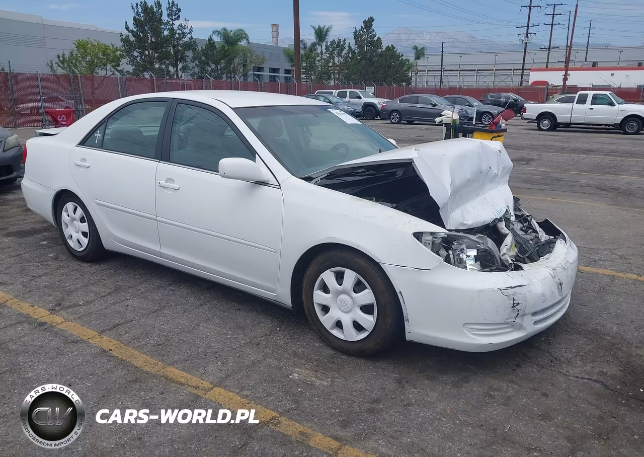 2004 Toyota Camry Le – zdjęcie 1 z 16