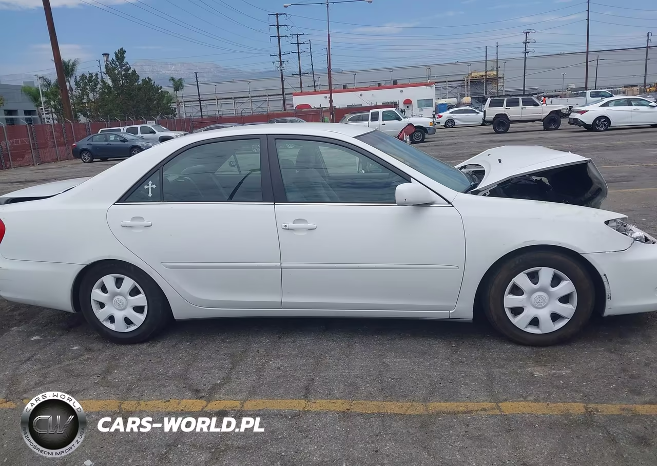 2004 Toyota Camry Le VIN:4T1BE32K44U343057 - 13