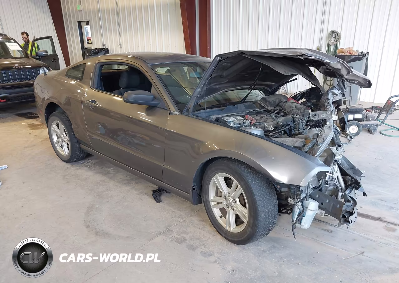 2014 Ford Mustang V6