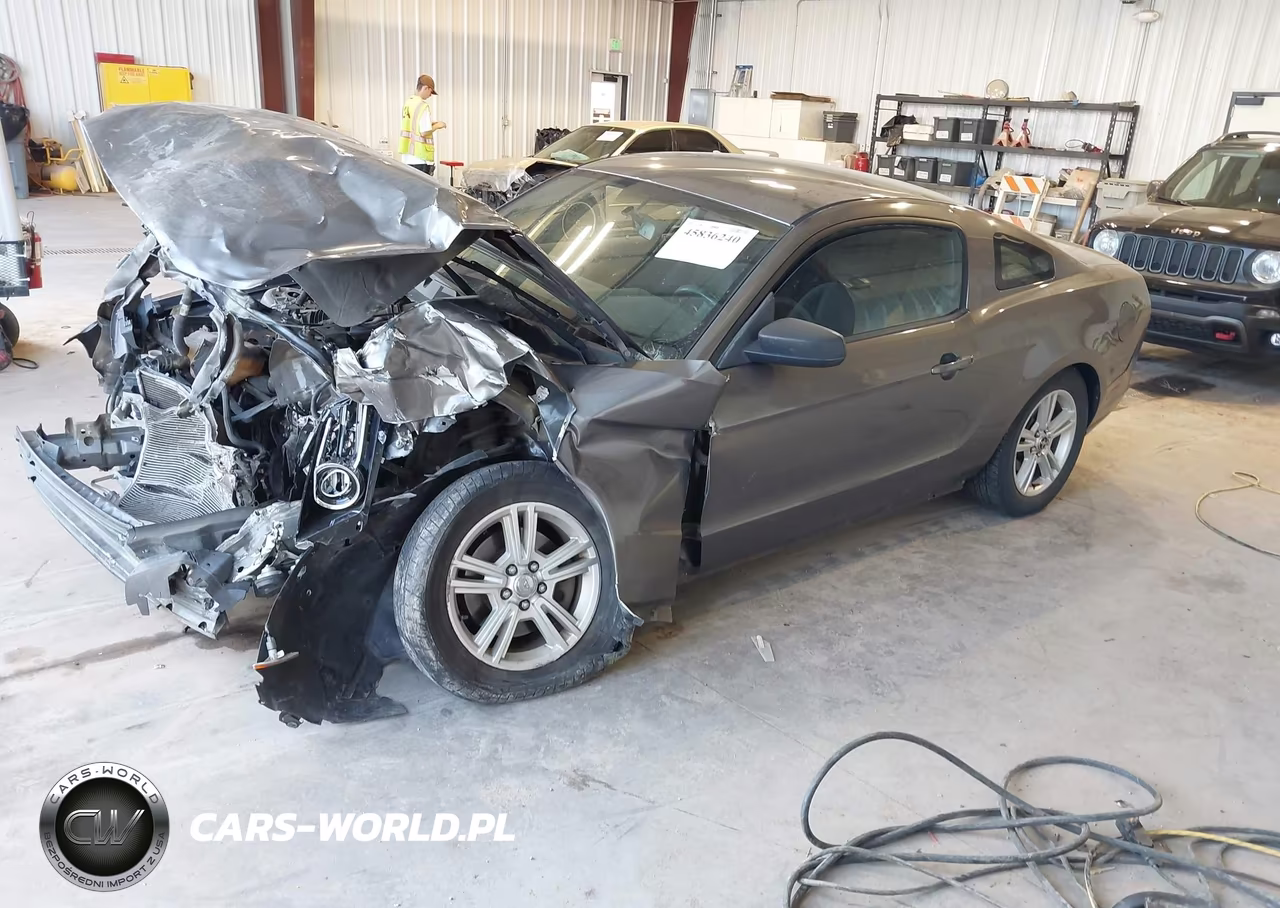 2014 Ford Mustang V6 VIN:1ZVBP8AM4E5204926 - 2