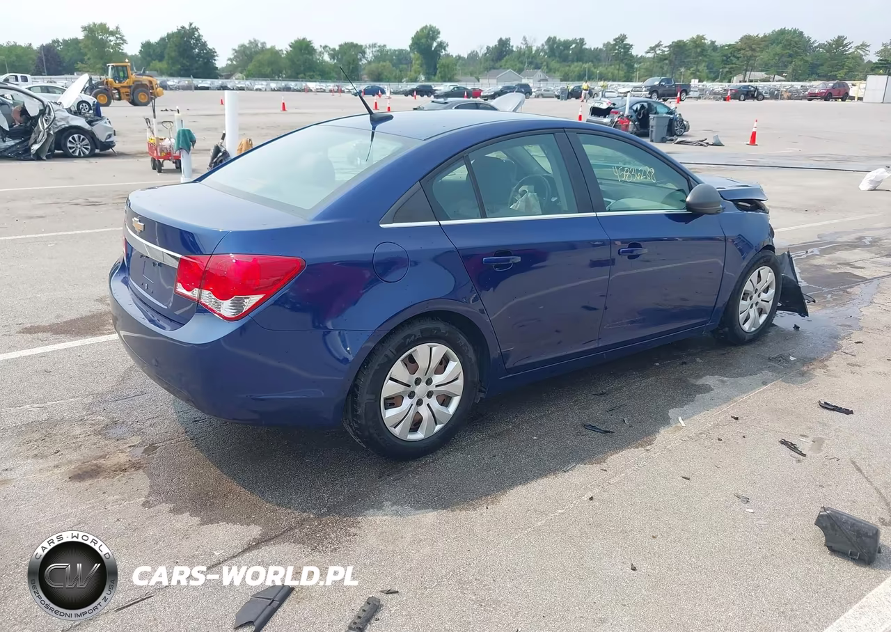 2012 Chevrolet Cruze Ls VIN:1G1PC5SH4C7158223 - 4