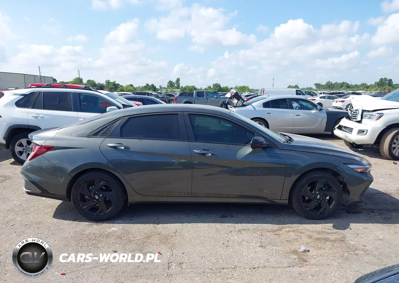 2026 Hyundai Elantra Sel Sport VIN:KMHLM4DG8TU211956 - 13