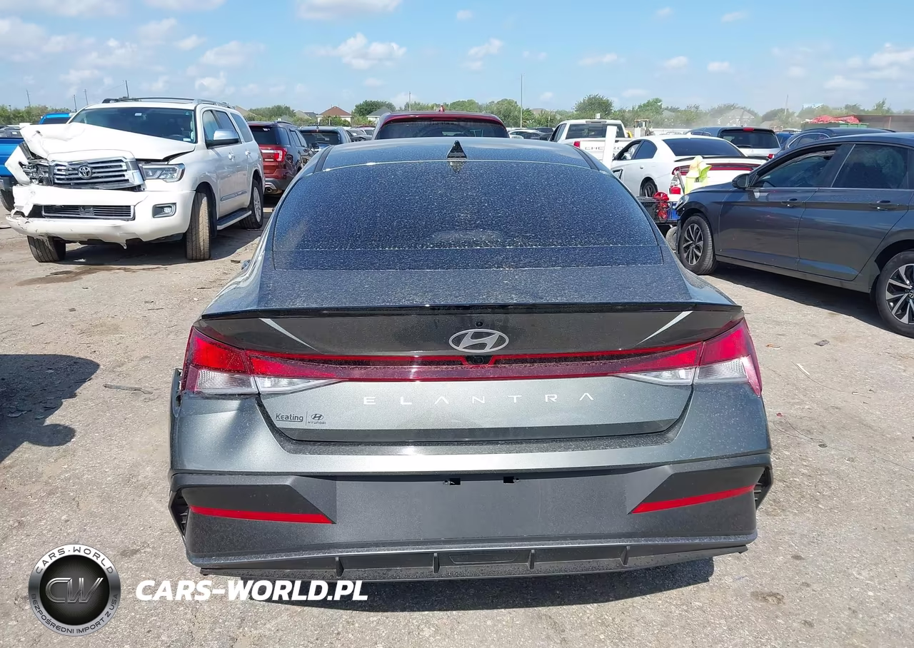 2026 Hyundai Elantra Sel Sport VIN:KMHLM4DG8TU211956 - 16