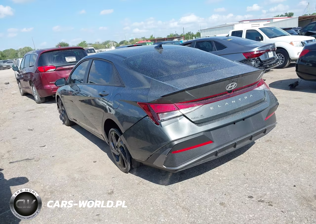 2026 Hyundai Elantra Sel Sport VIN:KMHLM4DG8TU211956 - 3