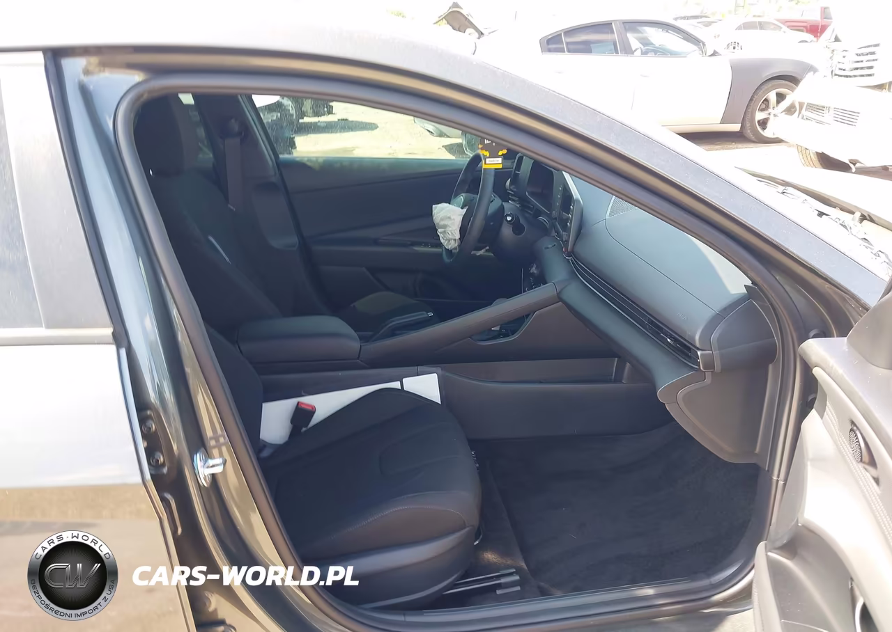2026 Hyundai Elantra Sel Sport VIN:KMHLM4DG8TU211956 - 5