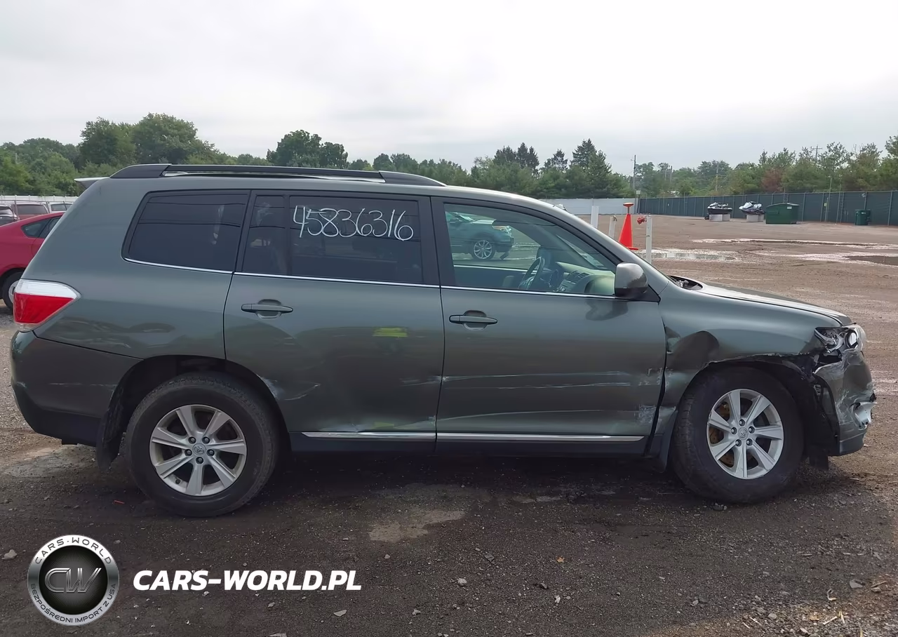 2011 Toyota Highlander Base V6 VIN:5TDBK3EH1BS072456 - 13