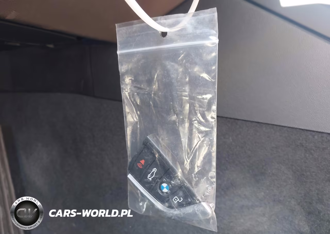 2024 BMW 230I xDrive VIN:3MW33CM07R8E64418 - 11