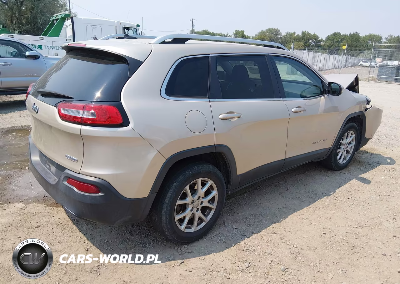 2014 Jeep Cherokee Latitude VIN:1C4PJMCB1EW203547 - 4