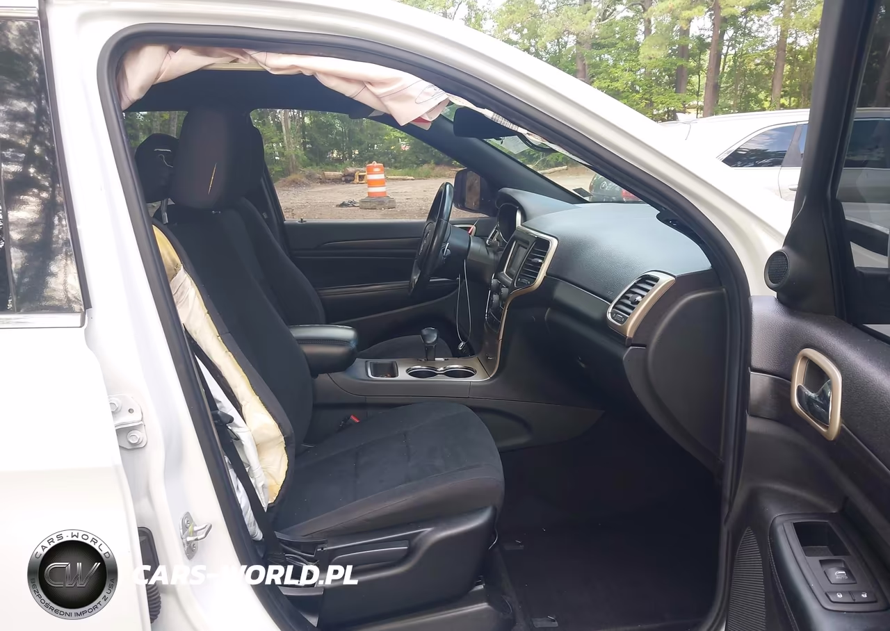 2014 Jeep Grand Cherokee Laredo VIN:1C4RJFAG5EC439896 - 5