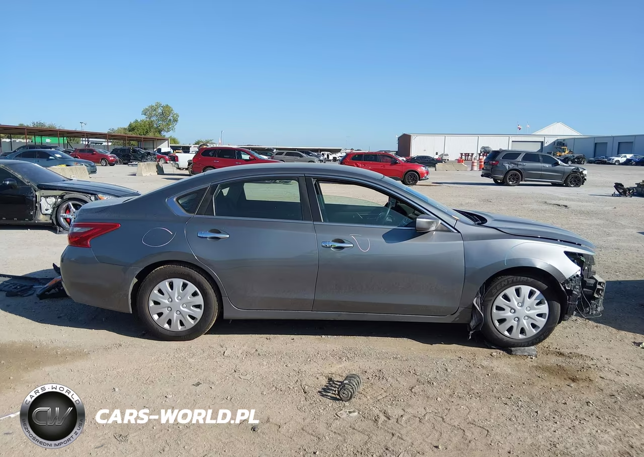 2018 Nissan Altima 2.5 S VIN:1N4AL3AP7JC127990 - 14
