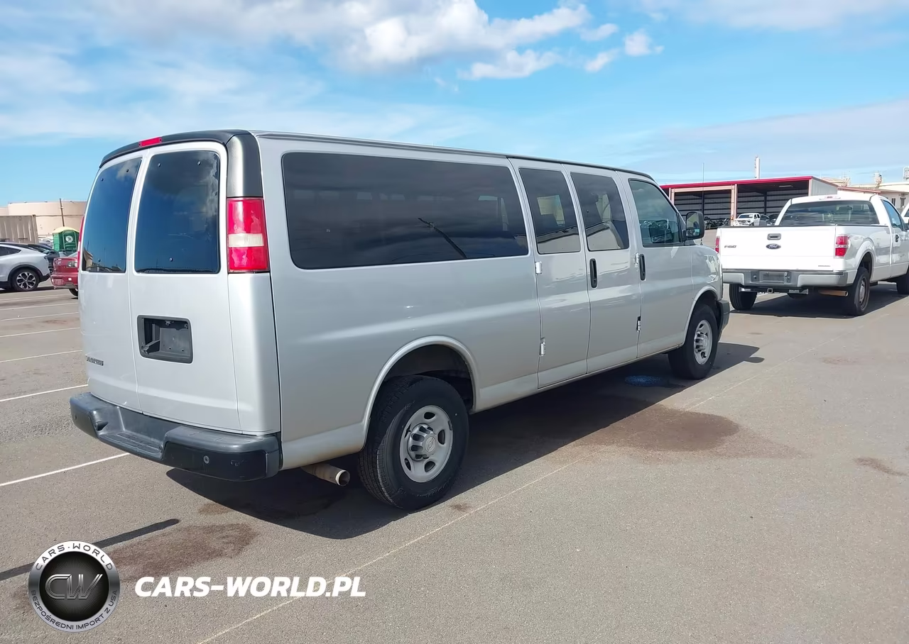2017 Chevrolet Express 3500 Ls VIN:1GAZGNFF3H1305695 - 4