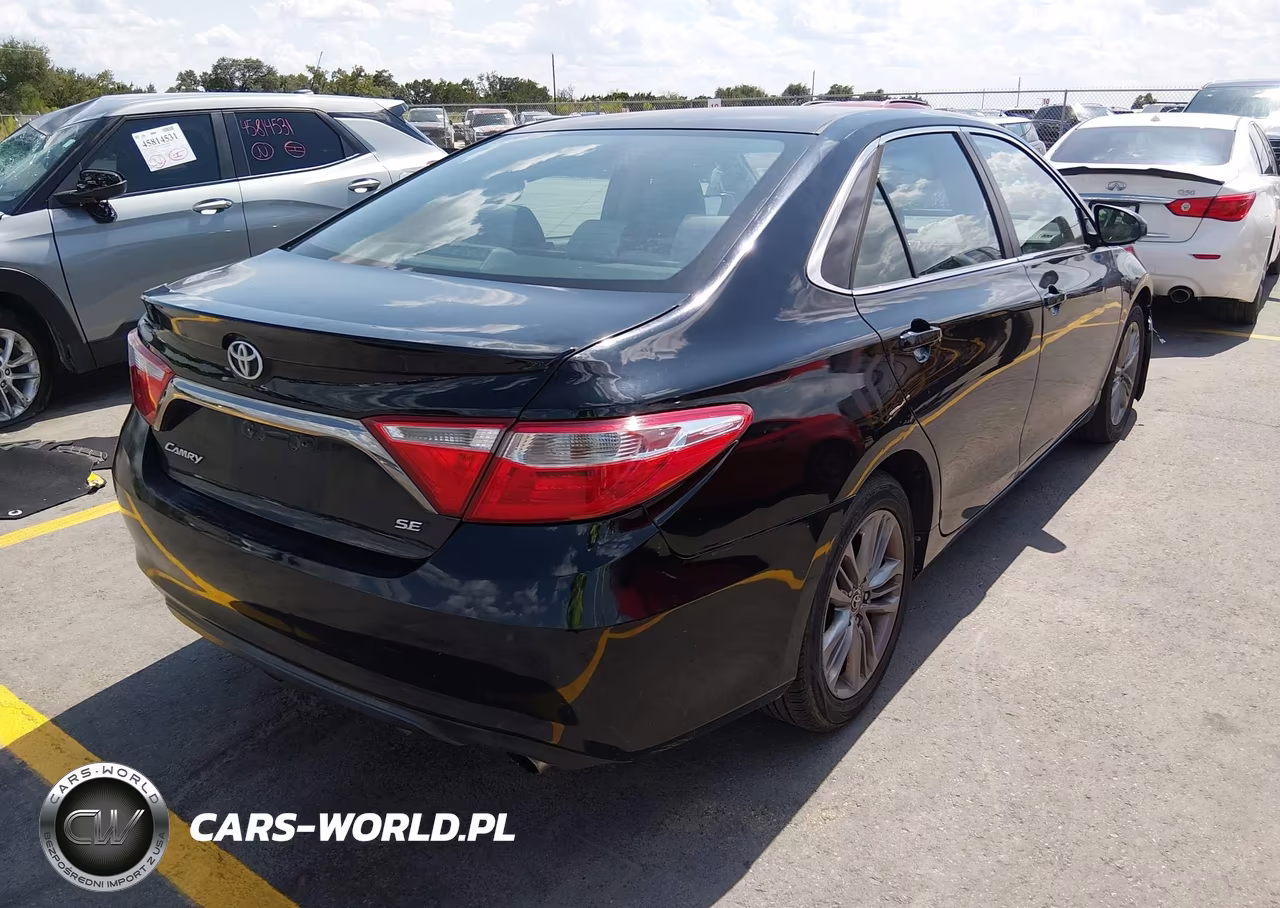 2015 Toyota Camry Se VIN:4T1BF1FK3FU994243 - 4