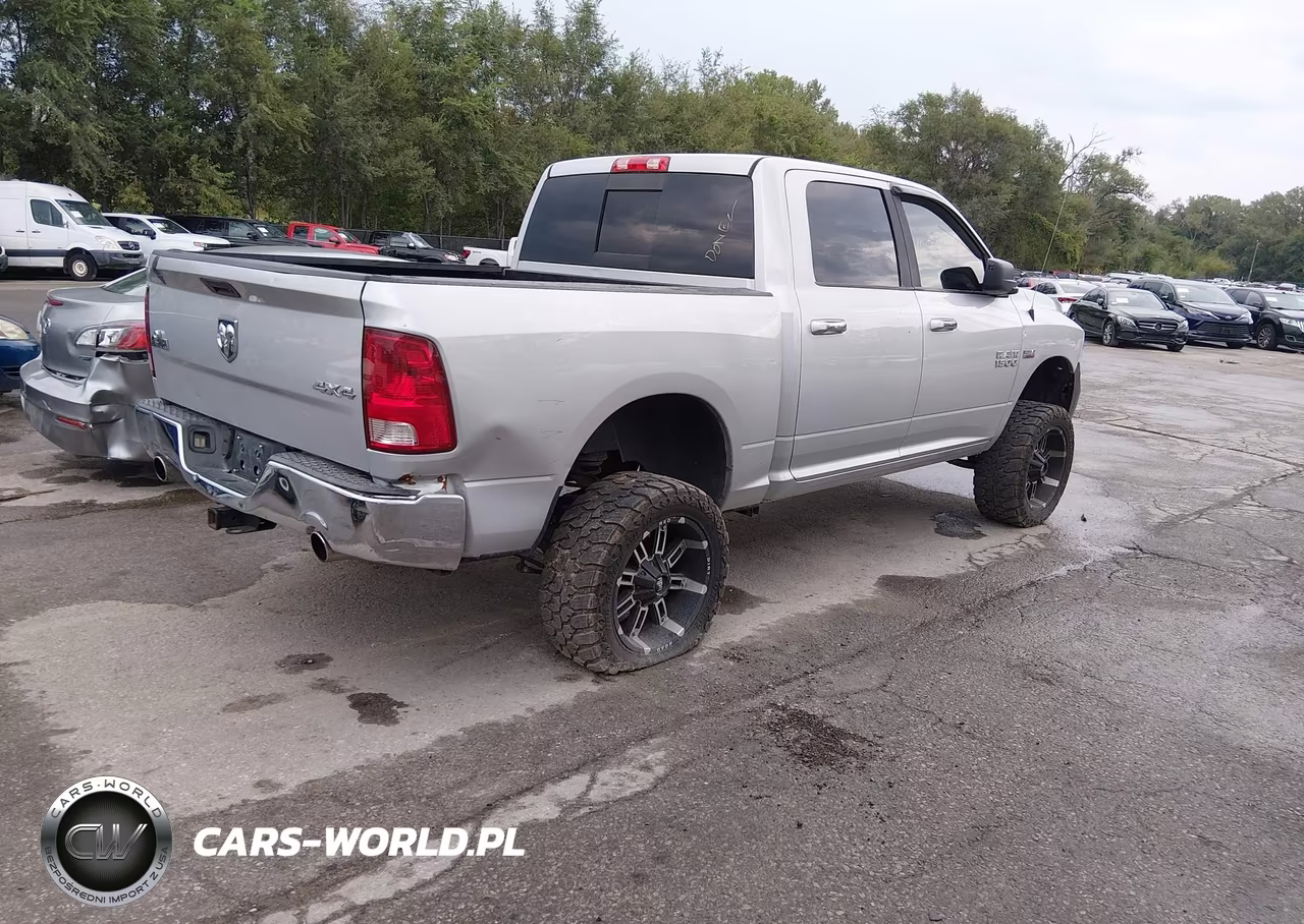 2015 Ram 1500 Big Horn VIN:3C6RR7LT3FG654370 - 4