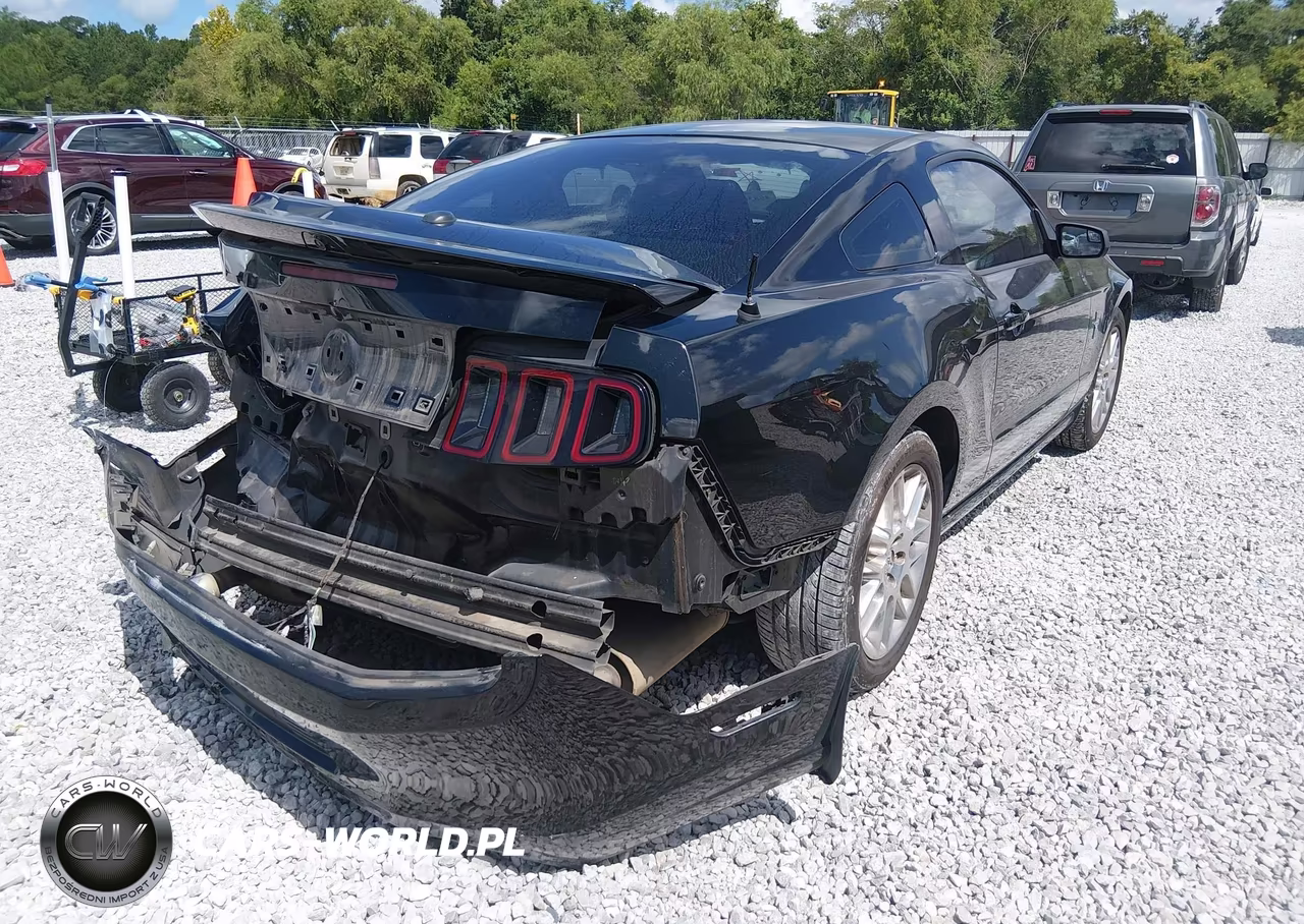 2013 Ford Mustang V6 Premium VIN:1ZVBP8AM9D5249472 - 4