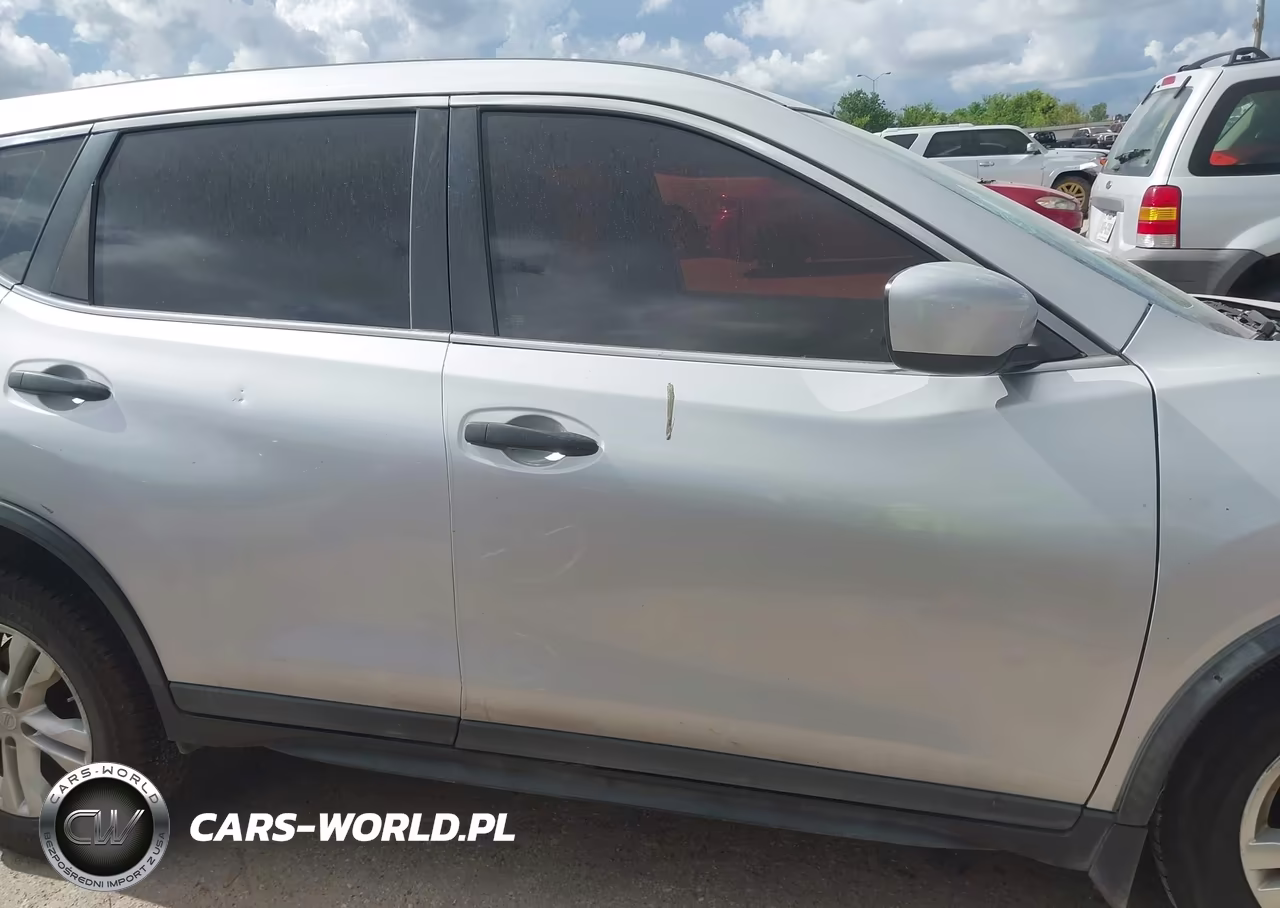 2017 Nissan Rogue S VIN:KNMAT2MT1HP617146 - 13