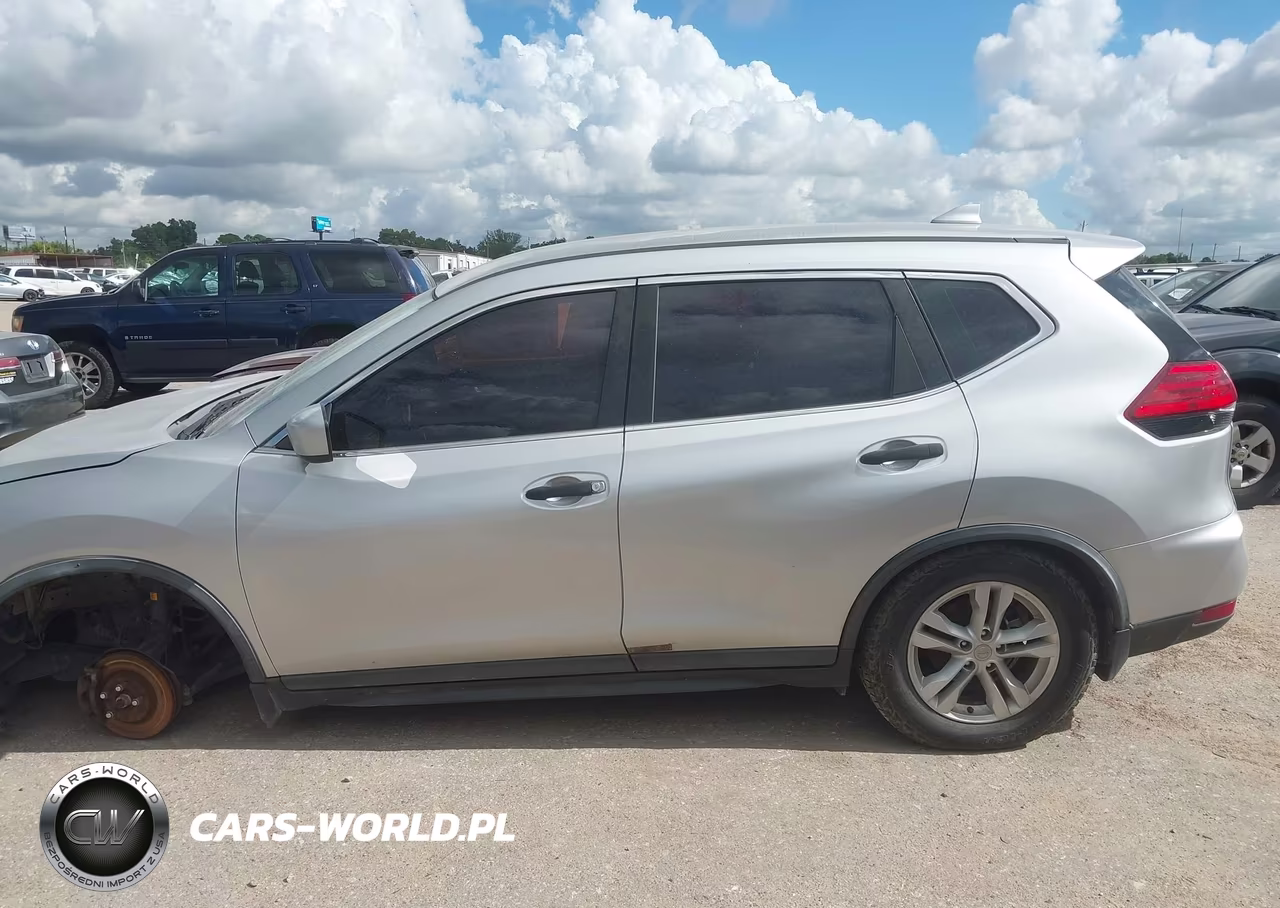 2017 Nissan Rogue S VIN:KNMAT2MT1HP617146 - 14