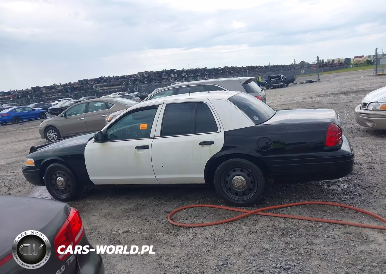 2009 Ford Crown Victoria Police Interceptor VIN:2FAHP71V69X141094 - 14